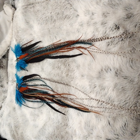 Handmade Feather Earrings - Picture 3 of 6